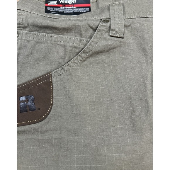 Wrangler Riggs‎ Workwear Ripstop Ranger Relaxed FIT Pants Mens 42x32 - Picture 2 of 9